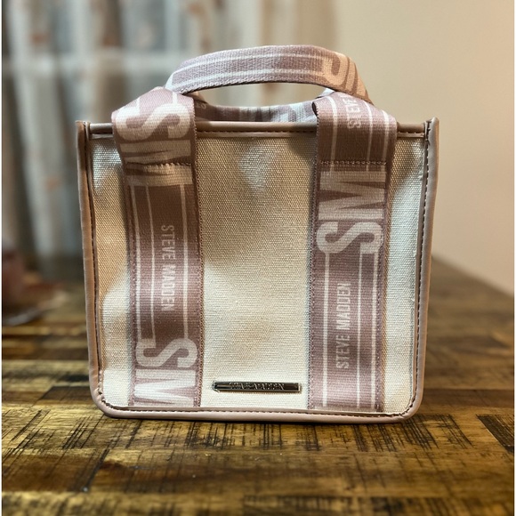 Steve Madden Tote bag with crossbody/shoulder strap. - Picture 2 of 14